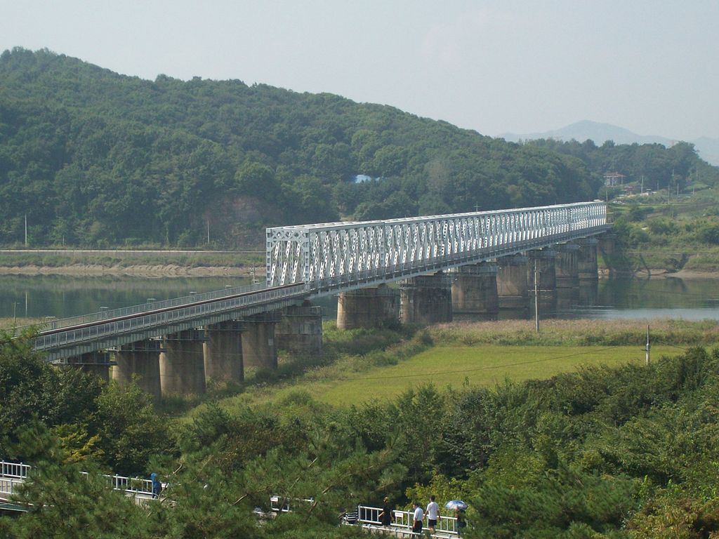 1024px-Gyeongui_line_imjingang_cheolgyo