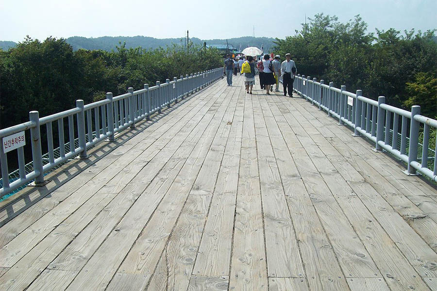 one-day-korea-korean-war-history-tour-bridge-of-freedom