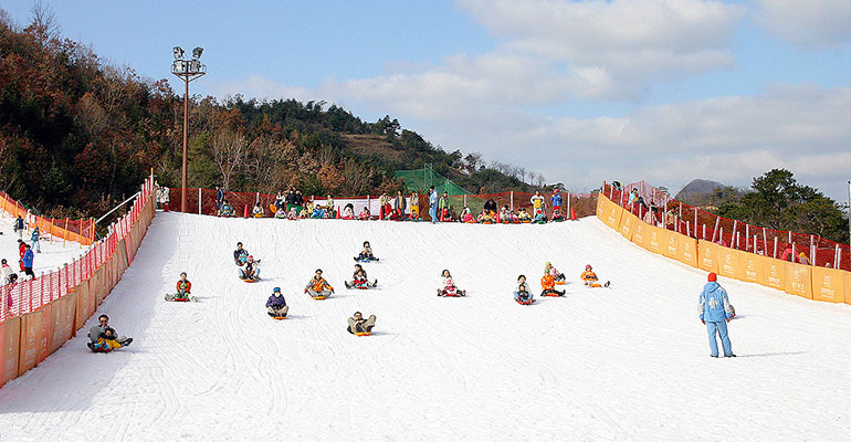 snow sledge